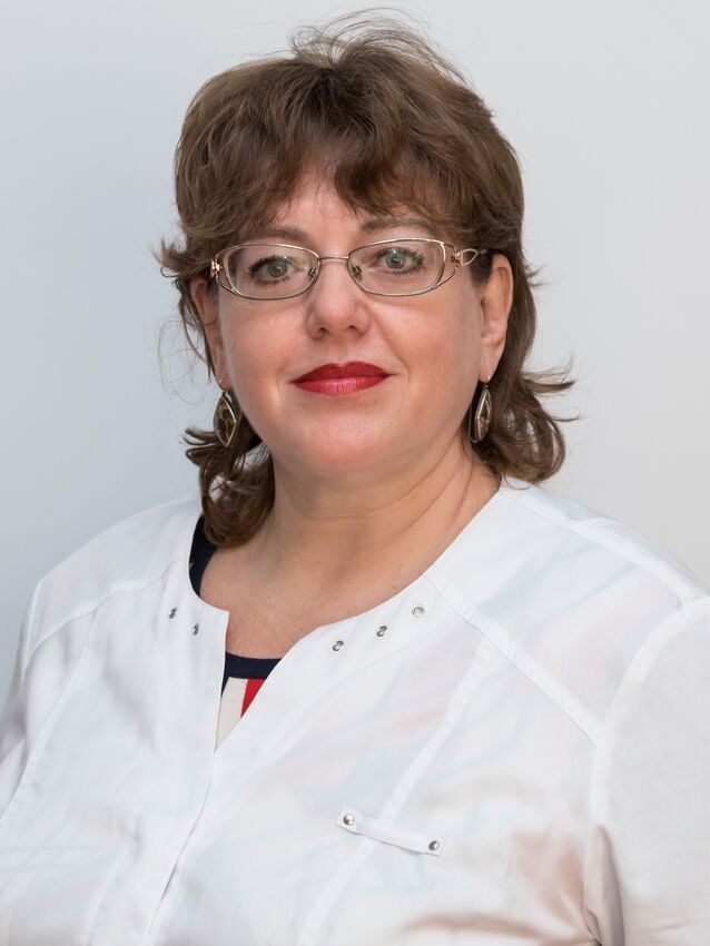 Doctor Therapist doctor Lili Budai